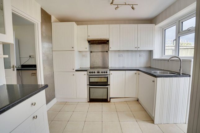 5, Queens Close, Sawbridgeworth photo 4