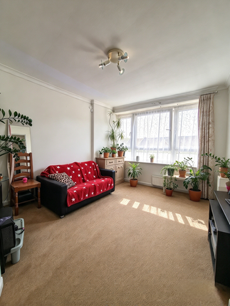 Flat 12, Child Court, 285 Forest Road, London photo 5