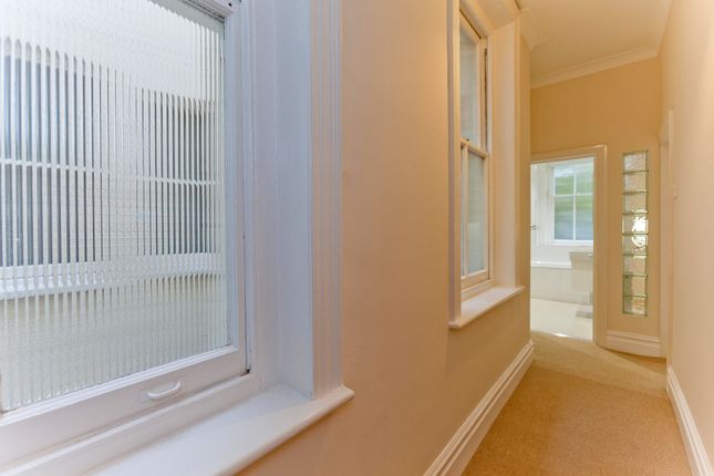 Flat to rent in Antrim Road, London
