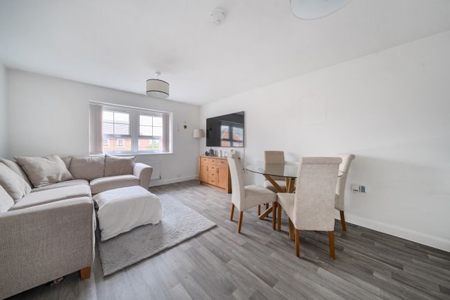 4, Seal Close, Havant photo 4