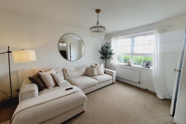 3, Pycroft Avenue, Chichester photo 3