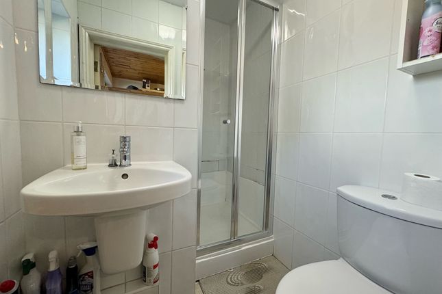 32, Southampton photo 5