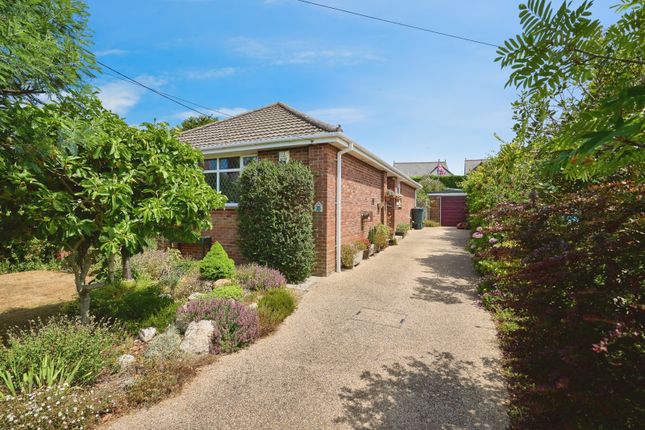 75, Wyatts Lane, Isle of Wight photo 3