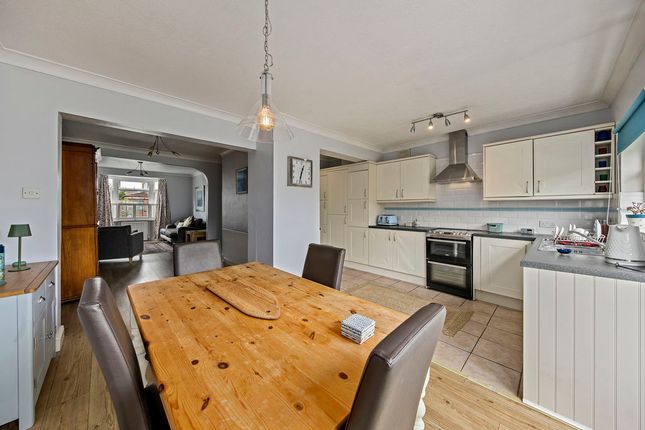 45, Berkeley Drive, West Molesey photo 4