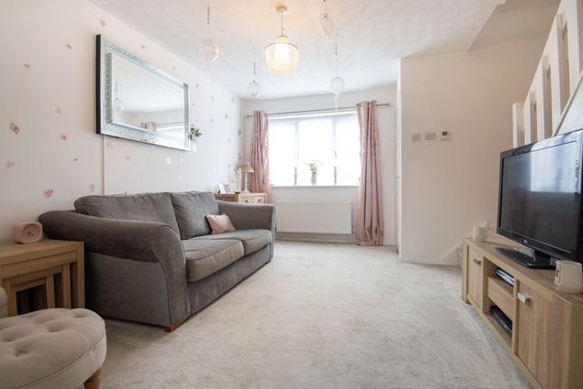 19 Swale Drive, Wellingborough photo 4
