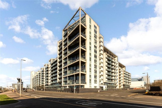 Thumbnail Flat for sale in Lancefield Quay, Glasgow, Lanarkshire