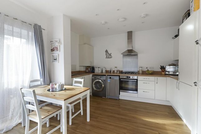 1, Flat 15, Nottingham Drive, Kings Hill photo 4
