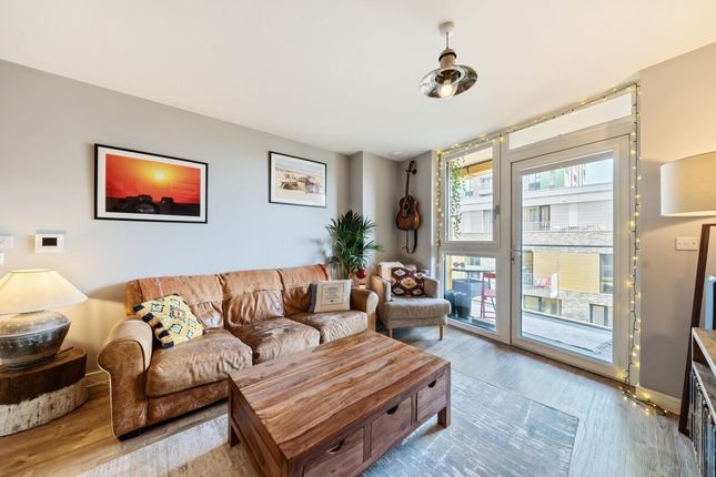 Thumbnail Flat for sale in Loop Court, Enderby Wharf