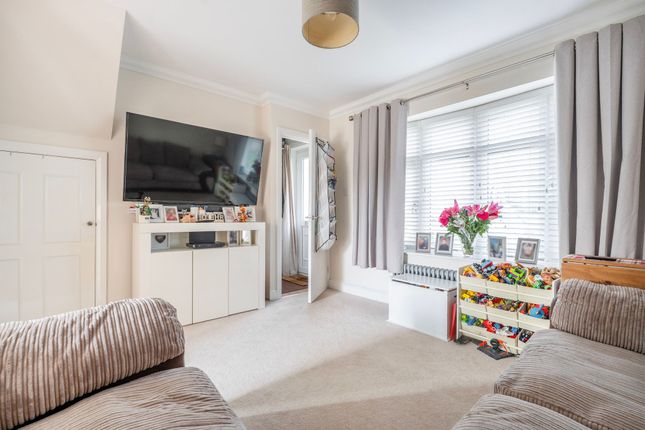 16 Provan Crescent, Great Yarmouth photo 3