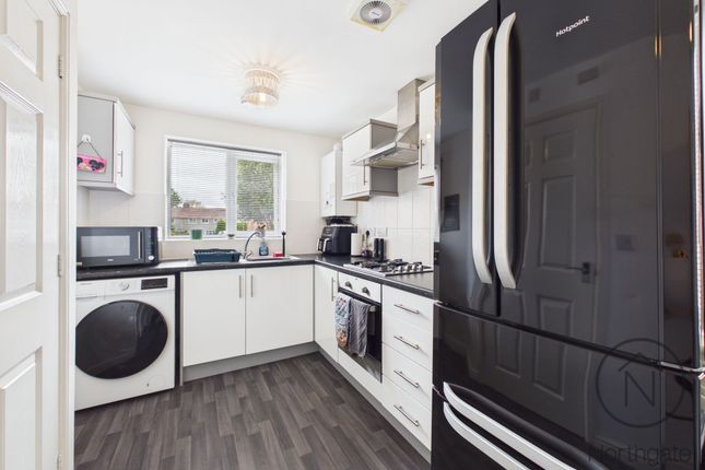 7 Yacley Close, Newton Aycliffe photo 4