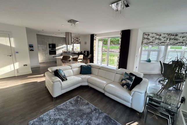Apt 1 The Sycamores, Pwllycrochan Avenue, Colwyn Bay photo 3