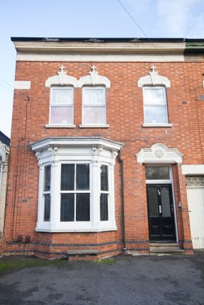 Flat to rent in 18 Fosse Road Central, Leicester