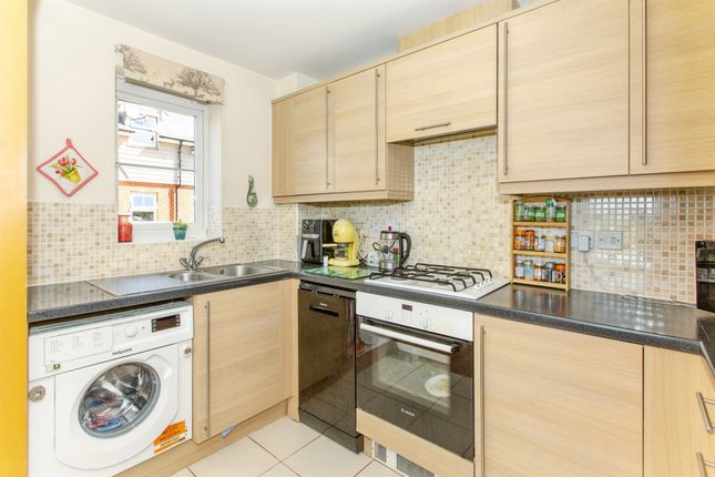 3, Lancaster Gate, Cambridge photo 2