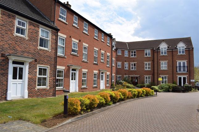 Thumbnail Flat for sale in Bigby Street, Brigg