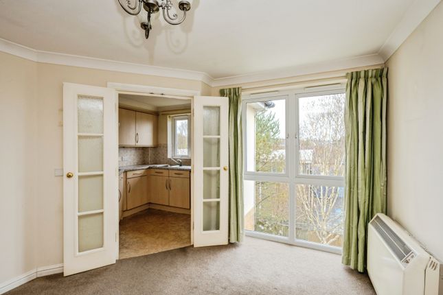 43 Cwrt Hywel, 20 Alexandra Road, Gorseinon photo 3