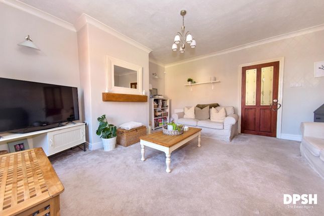 Woodbourne House, 7 Clarendon Terrace, Churwell, Leeds photo 4