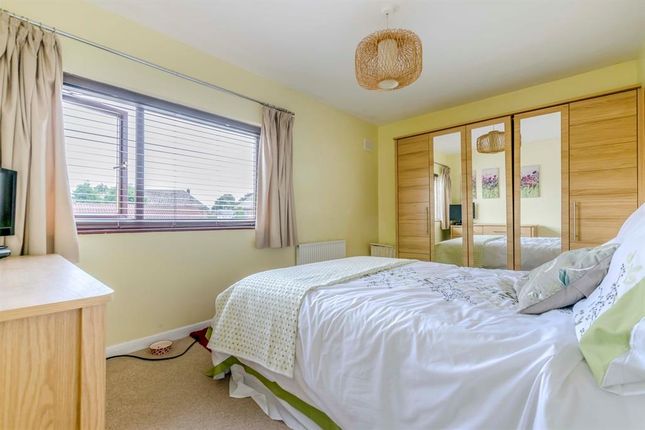 15, Rivermead, WAKEFIELD photo 4