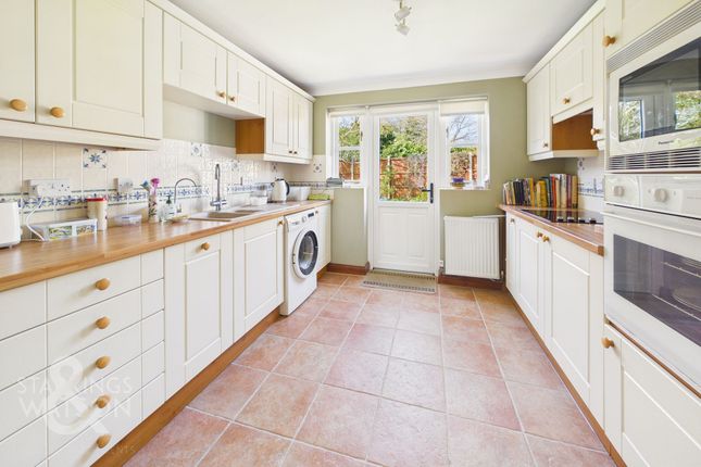 6 Church Close, Norwich photo 3
