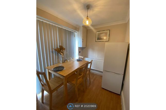 Flat to rent in Northfield Park, Hayes