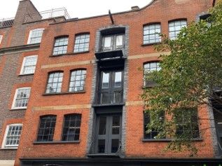 Office to let in 30-32 Neal Street, London