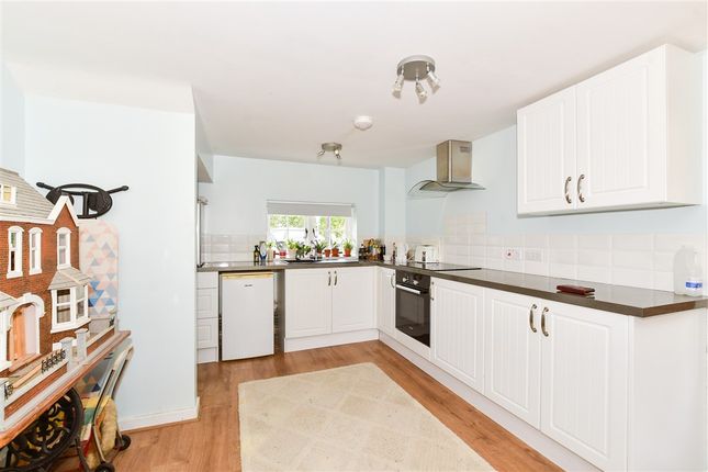 Benover Road Yalding, Maidstone photo 2