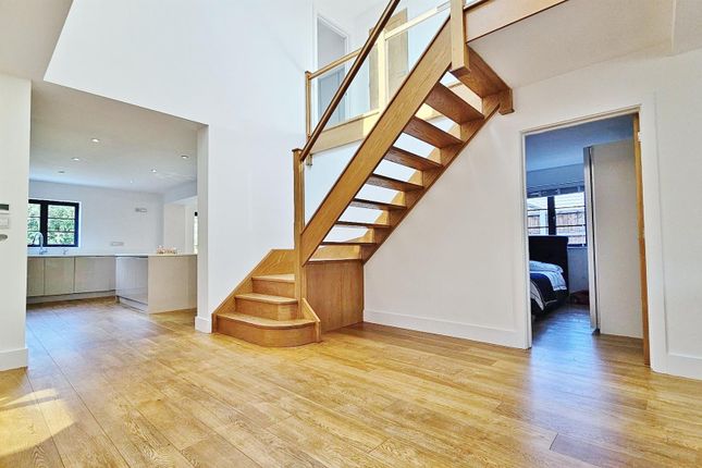 Little Acre, White Lodge Crescent, Thorpe-le-Soken photo 5