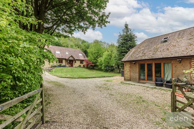 Thumbnail Detached house for sale in Valley Lane, Meopham
