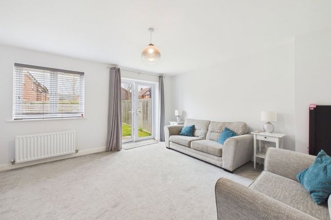 23, Somerset Road, Horsham photo 2