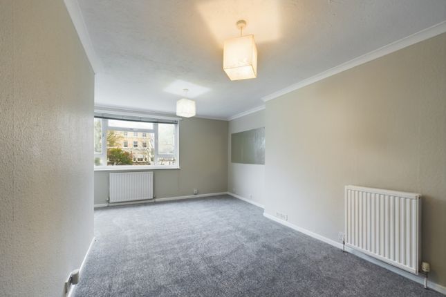 Thumbnail Flat to rent in Glencairn Court, Lansdown, Cheltenham