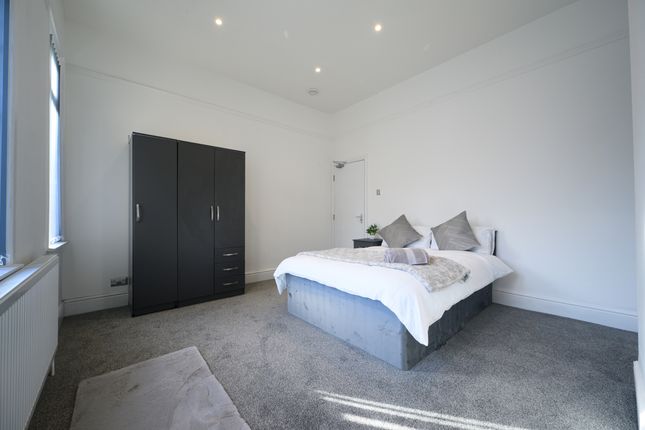 49 Wargrave Road, Newton-Le-Willows photo 4