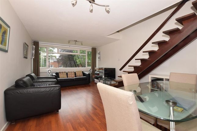 Albion Road Sutton Surrey Sm2 2 Bedroom Flat For Sale