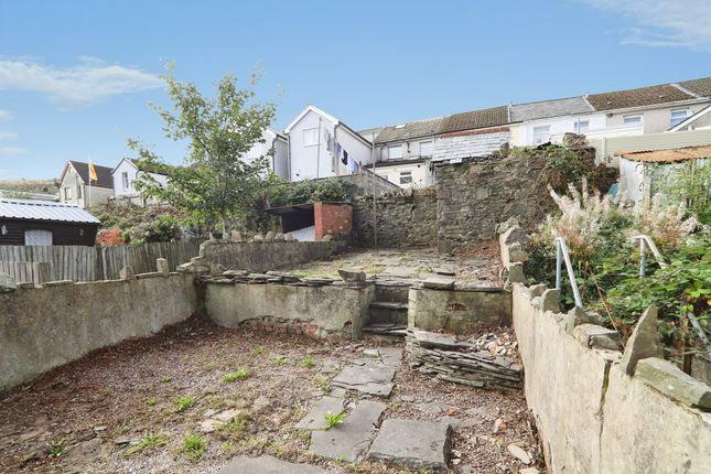 19, High Street, Ferndale photo 4