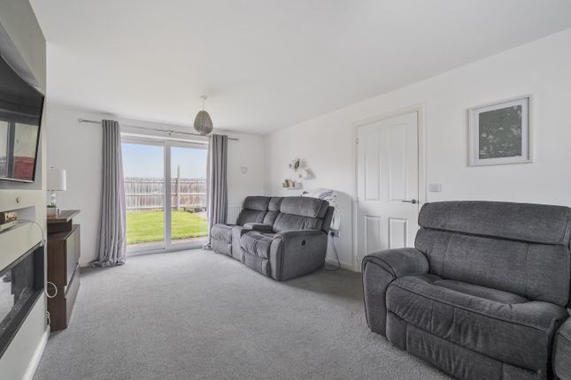 2, Sword Close, Barnstaple photo 3