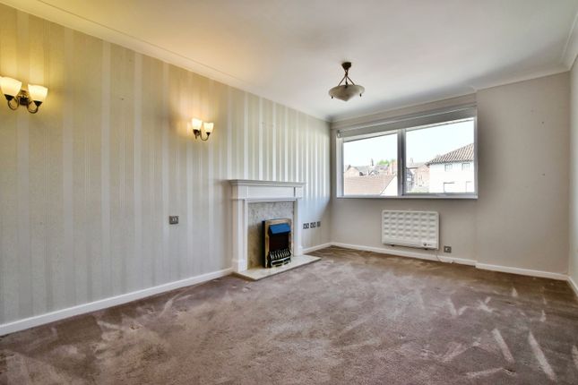 Flat 39,, Mere Court, Knutsford photo 2