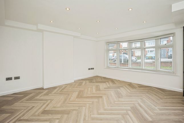 16, Waltham Rise, MELTON MOWBRAY photo 4