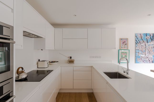 27C,, Sirdar Road, London photo 3