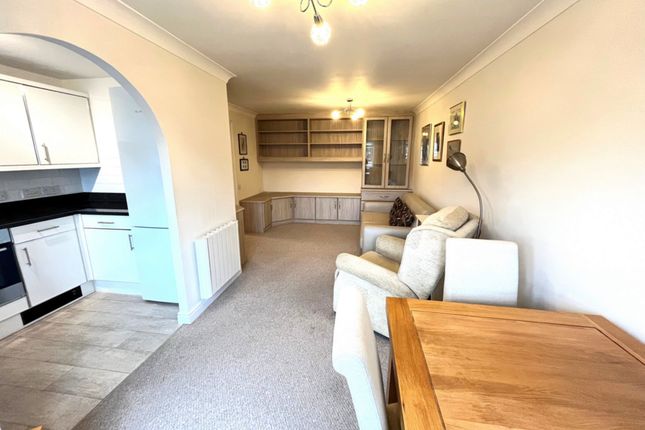 1-bed flat on 18 Betjeman Court, Cockfosters Road, Herts., £205,000