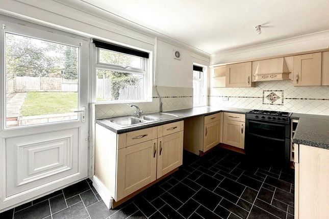 184, Pool Farm Road, West Midlands photo 4