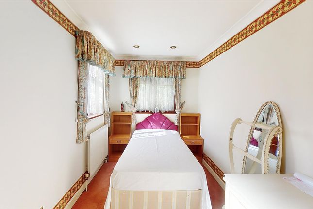 Semi-detached house for sale in Thorncliffe Road, Southall