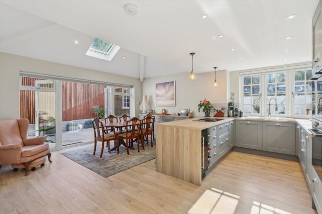 82, West End Lane, Esher photo 4
