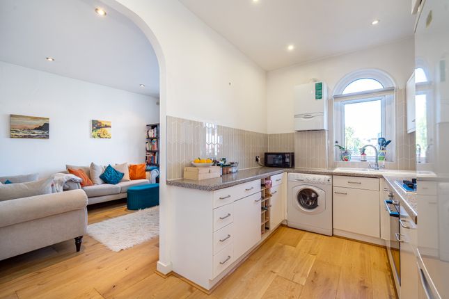 Flat 2, 39, Cedars Road, London photo 4