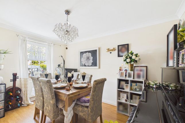 55 Glen Luce, Turners Hill, Waltham Cross photo 4