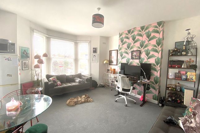 9c, St. Mary Road, London photo 2
