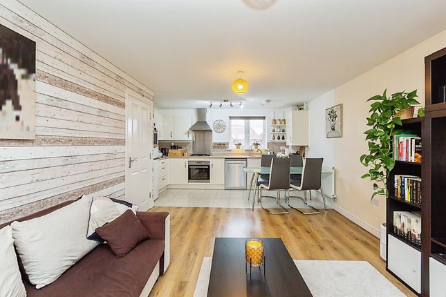 60, Paradise Orchard, Aylesbury photo 4