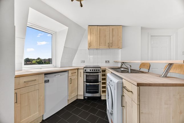 Flat 8, Priory Court Denmark Road, Kingston Upon Thames photo 2