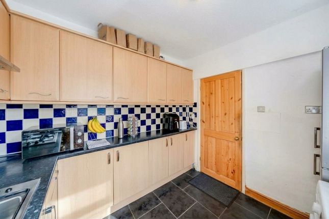 52, Castleton Road, London photo 4