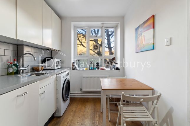 49, Papworth Gardens, Islington photo 5