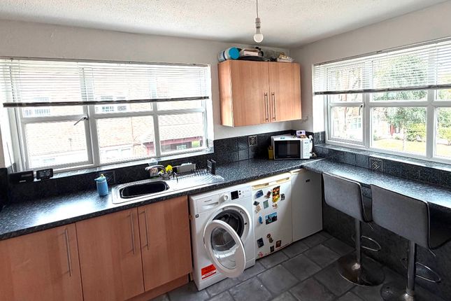27 Halidon Court, Bootle photo 4