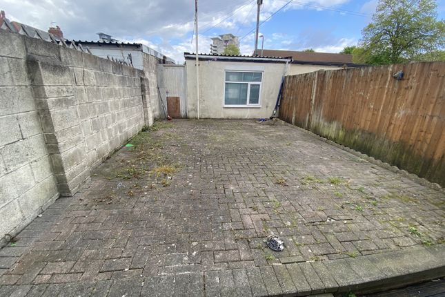 Terraced house to rent in Corporation Road, Cardiff