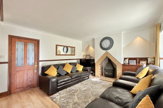 8, Lytes Road, Brixham photo 3